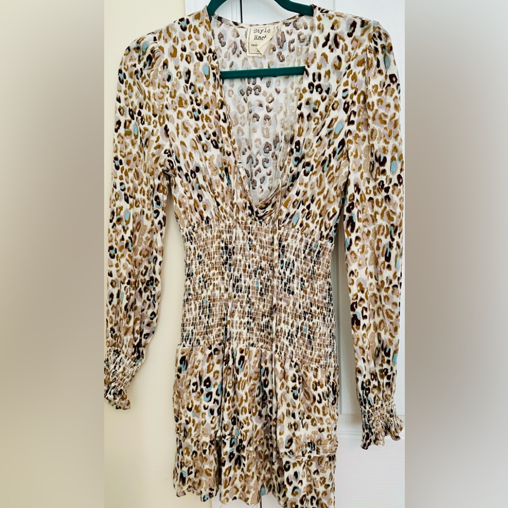 Women’s Style Rack designed in LA longsleeve‎ tan and white sundress mini small